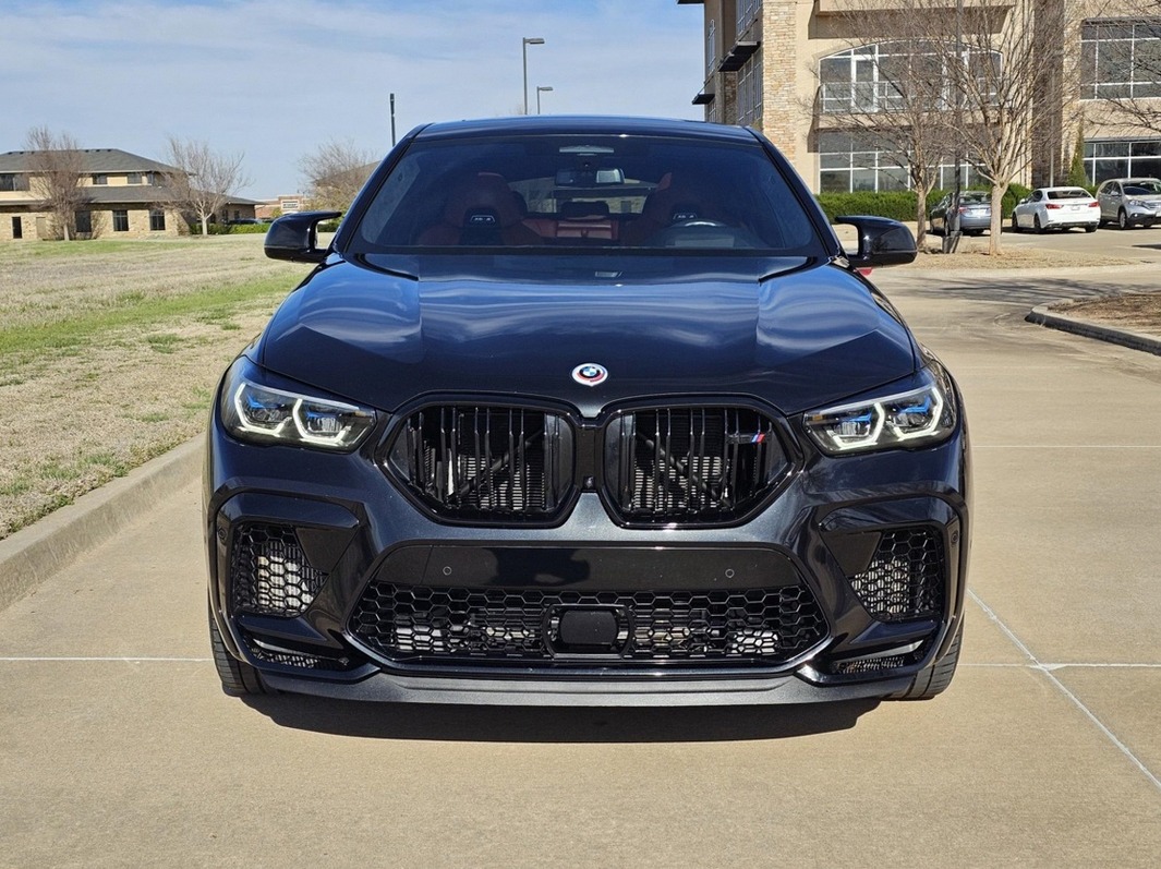 2022 BMW X6 M -'s photo