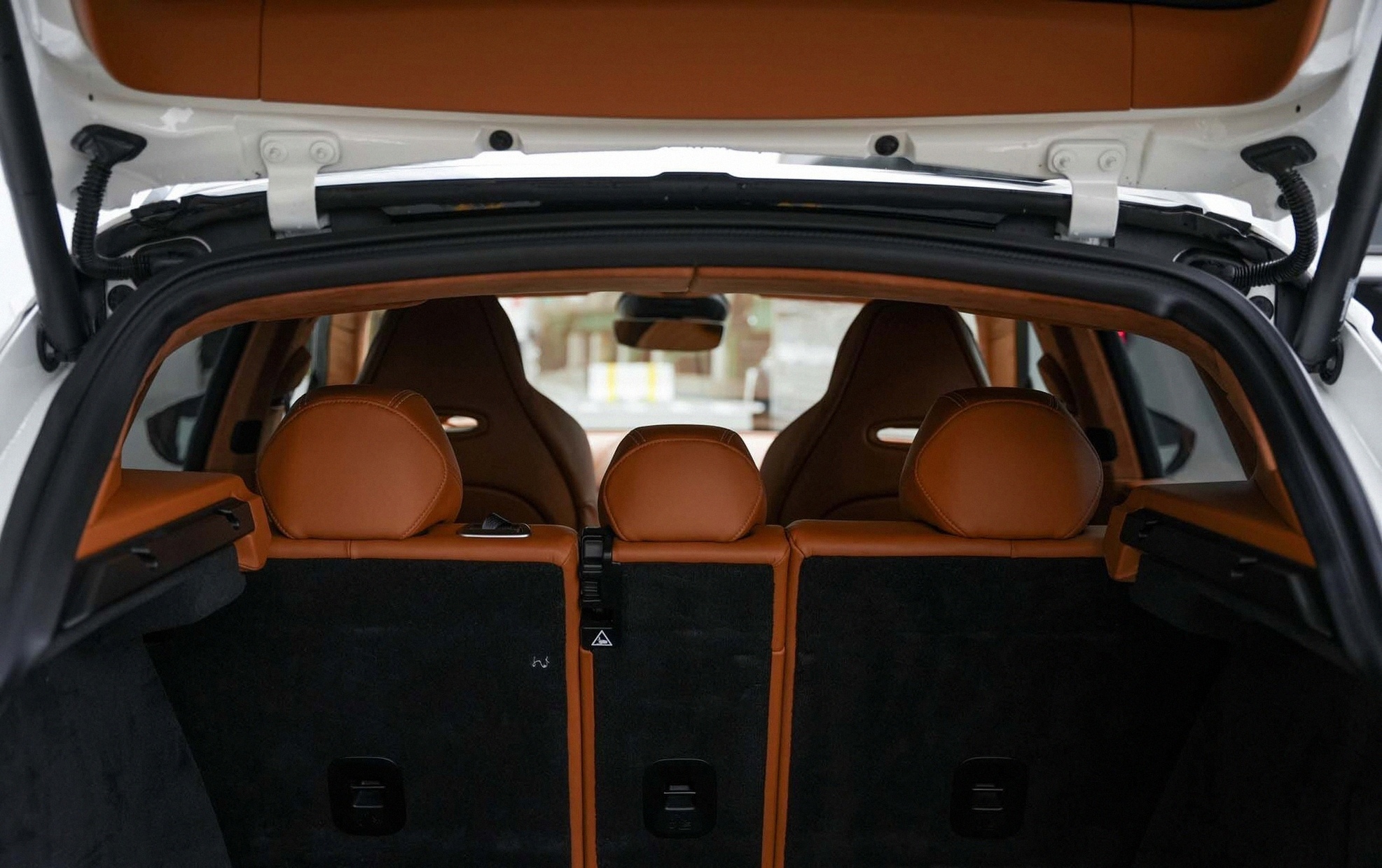 2021 Aston Martin DBX Base - Photo 22