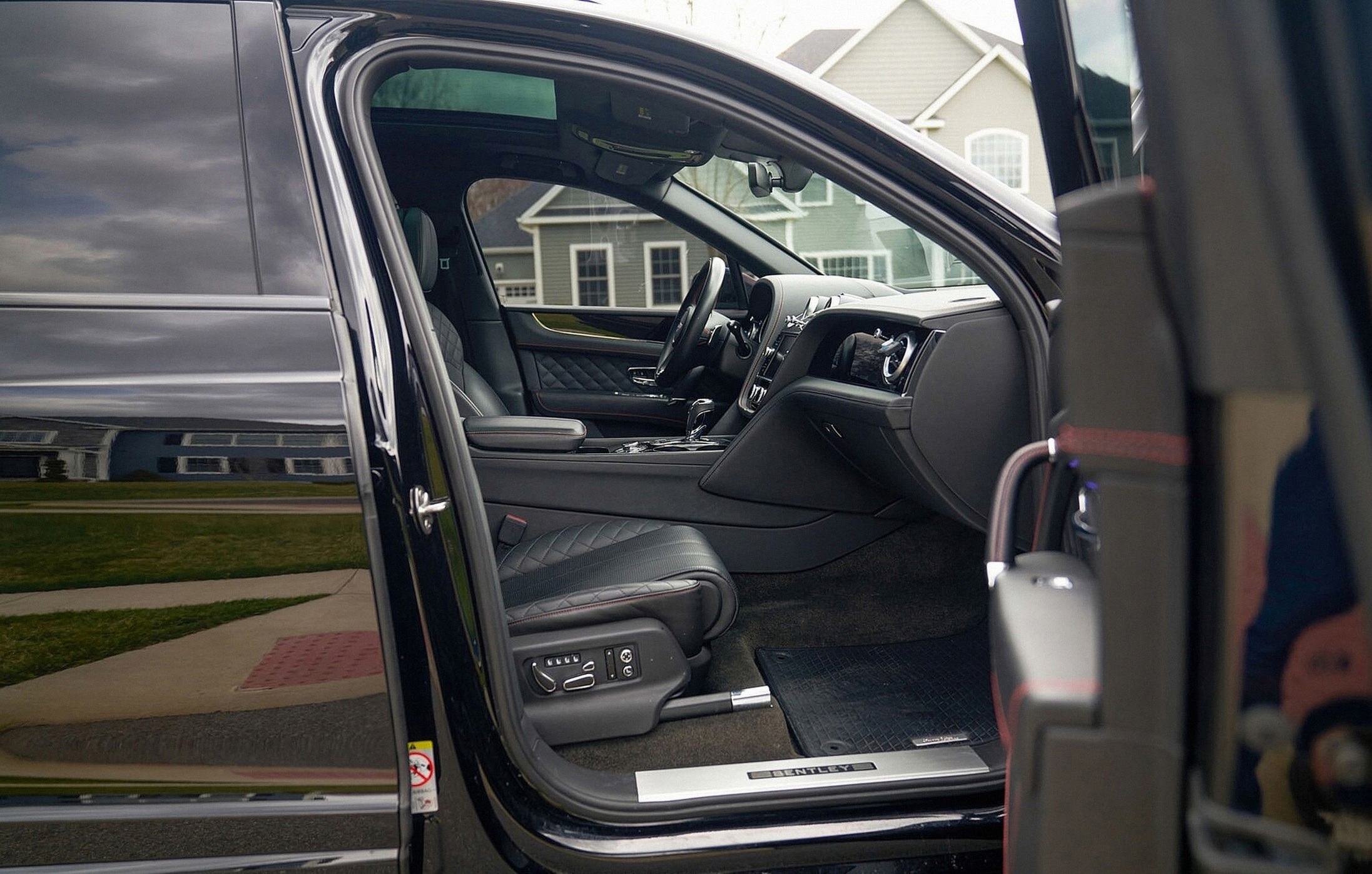 2018 Bentley Bentayga Base - Photo 17