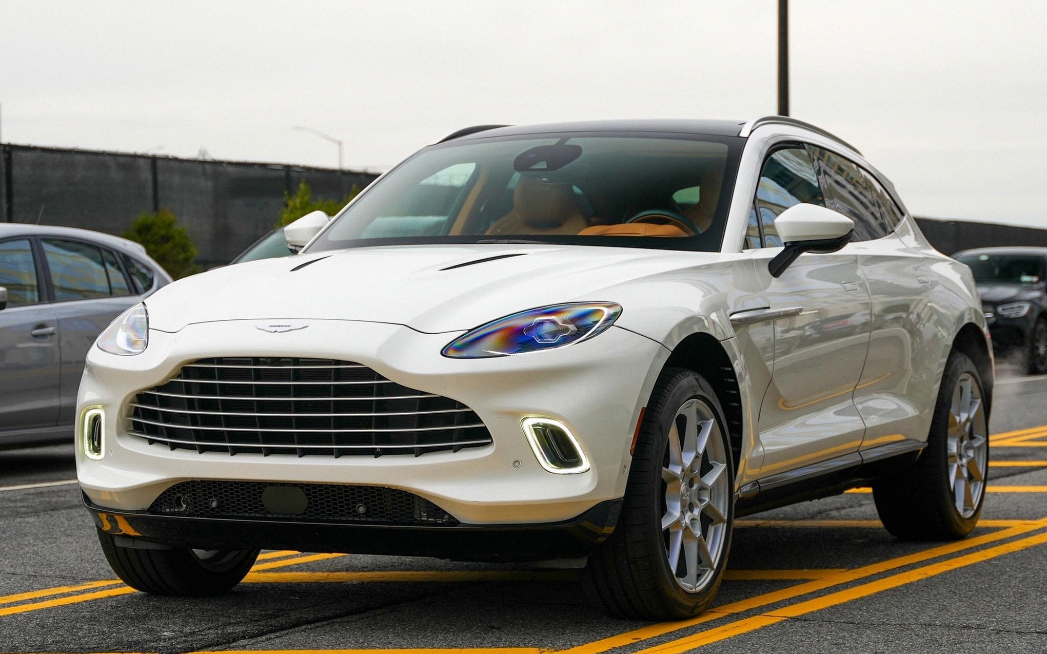 2021 Aston Martin DBX Base - Photo 15