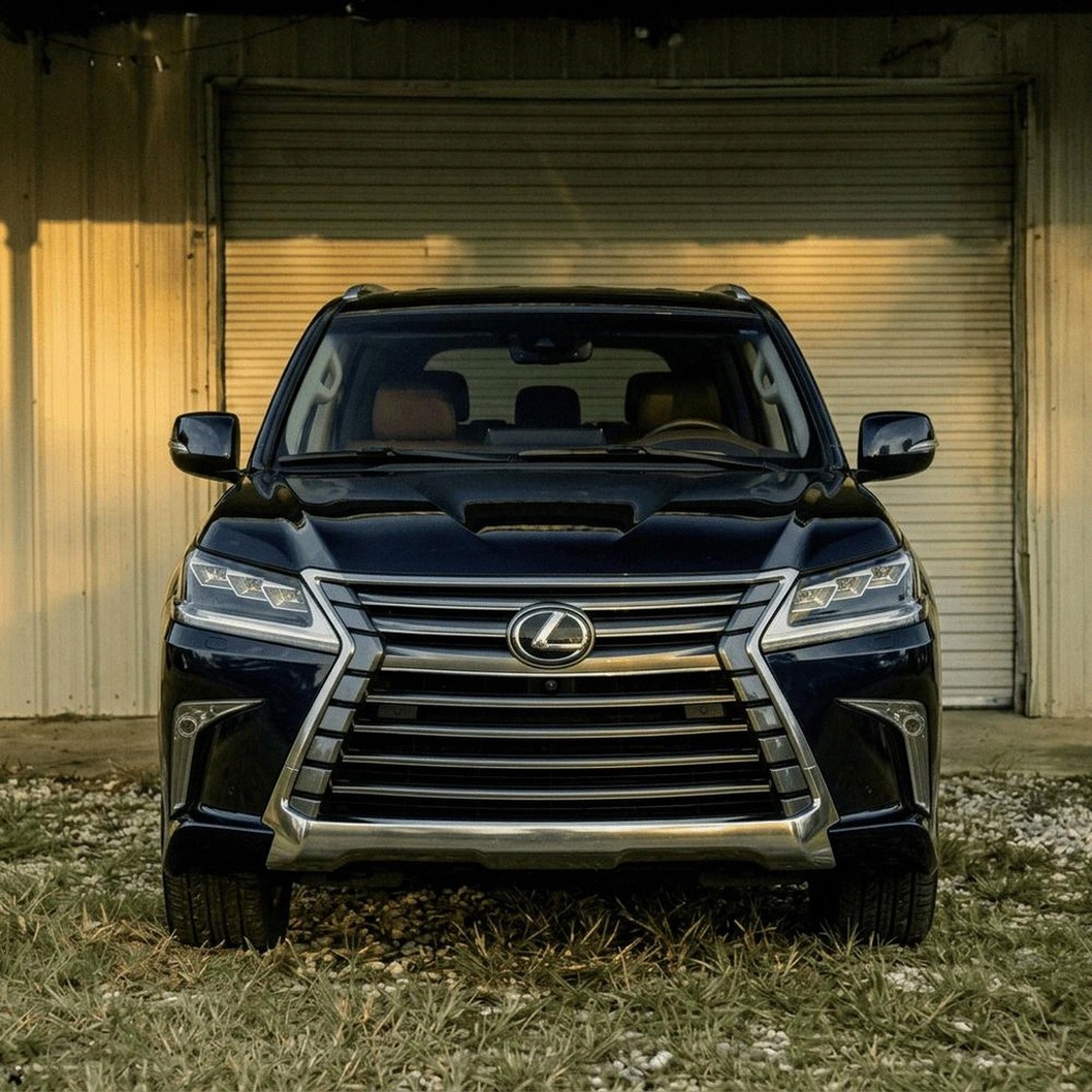 2017 Lexus LX 600 570's photo