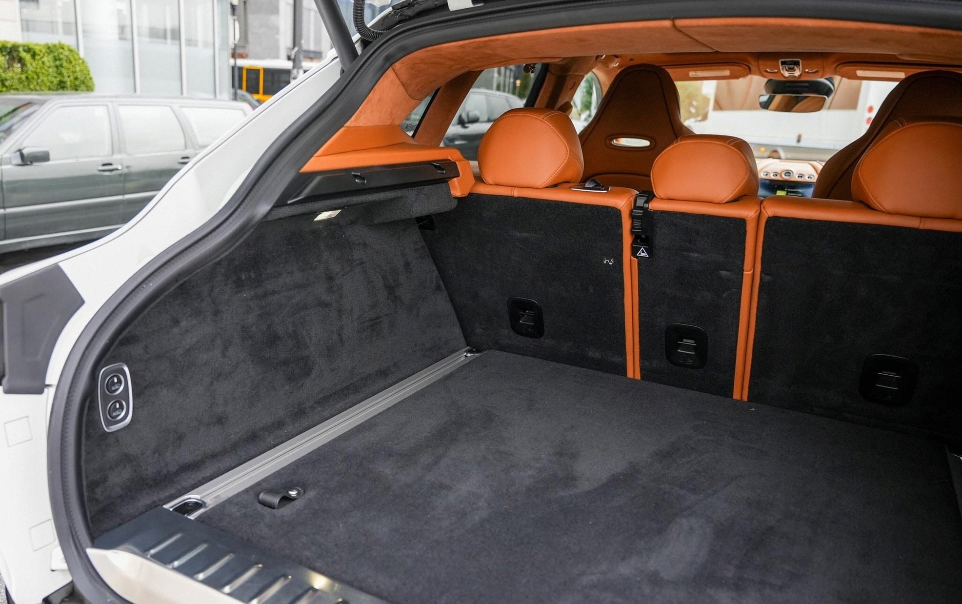 2021 Aston Martin DBX Base - Photo 24